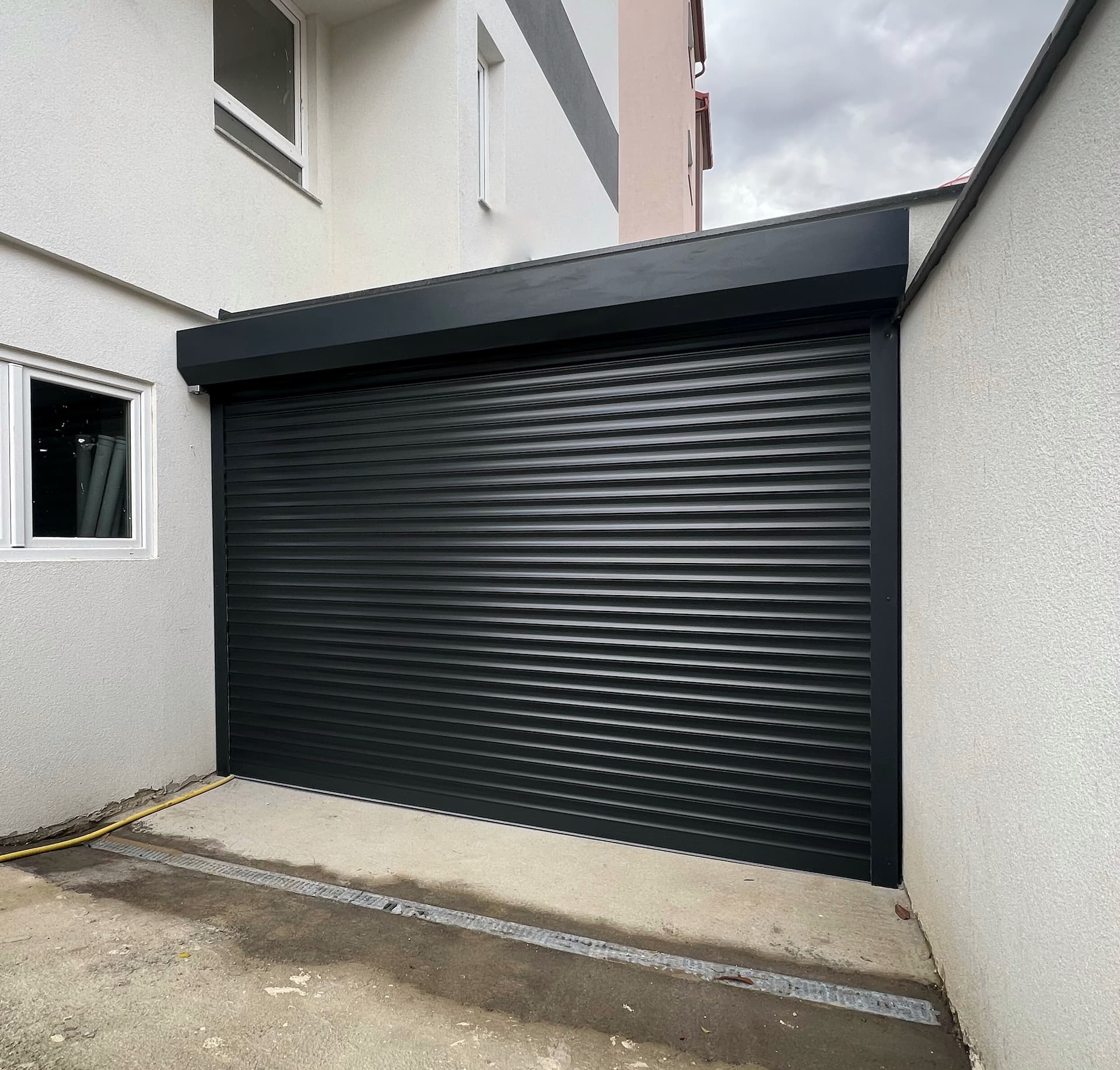 Гаражна врата